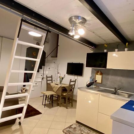 Zeus Charming Apartment Syracuse ภายนอก รูปภาพ