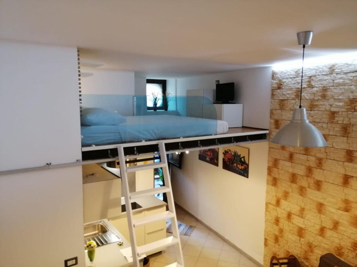 Zeus Charming Apartment Syracuse ภายนอก รูปภาพ