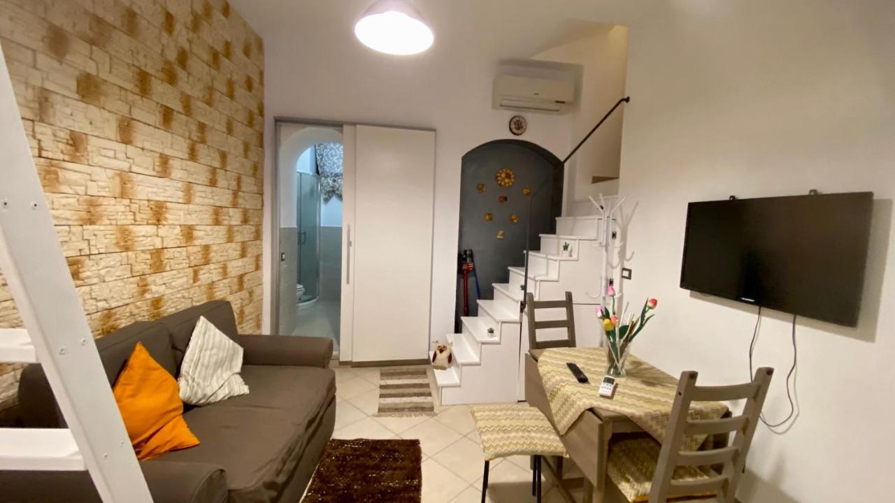 Zeus Charming Apartment Syracuse ภายนอก รูปภาพ