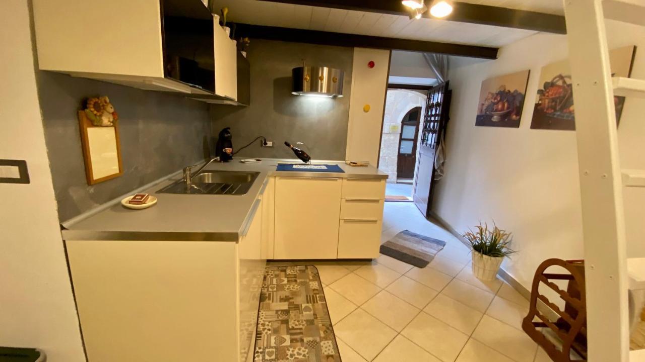 Zeus Charming Apartment Syracuse ภายนอก รูปภาพ
