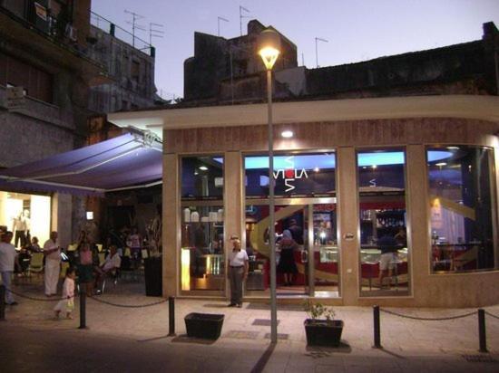 Zeus Charming Apartment Syracuse ภายนอก รูปภาพ